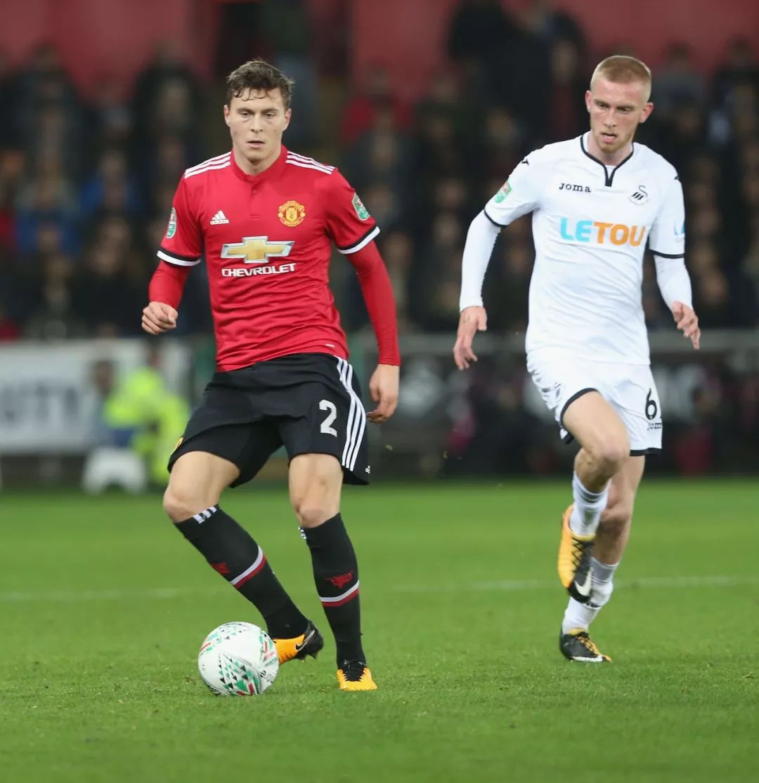 員配置看似 員配置看似